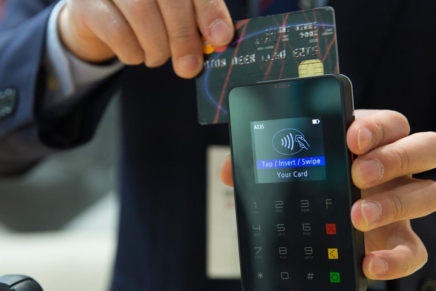 Carte bancaire d’entreprise&nbsp;: liberté des salariés et sécurité